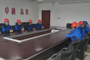 夯实理论基础，实践锻出精兵